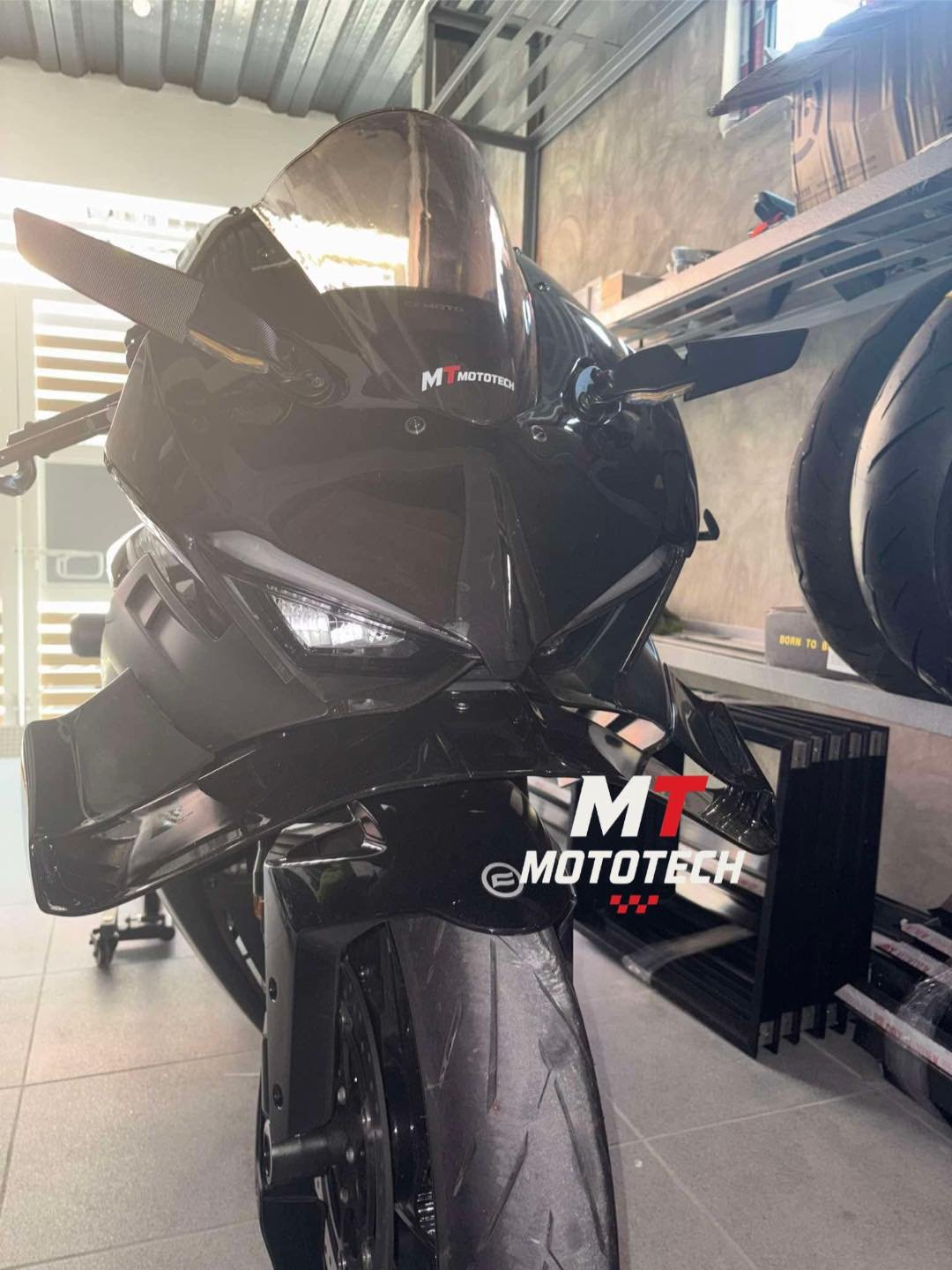675SR Front BMW Winglet